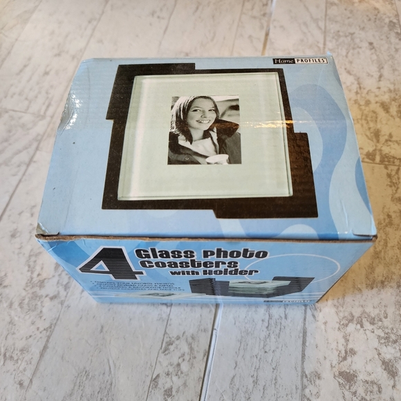 4 glass photo coasters with holder NWT - Picture 4 of 7
